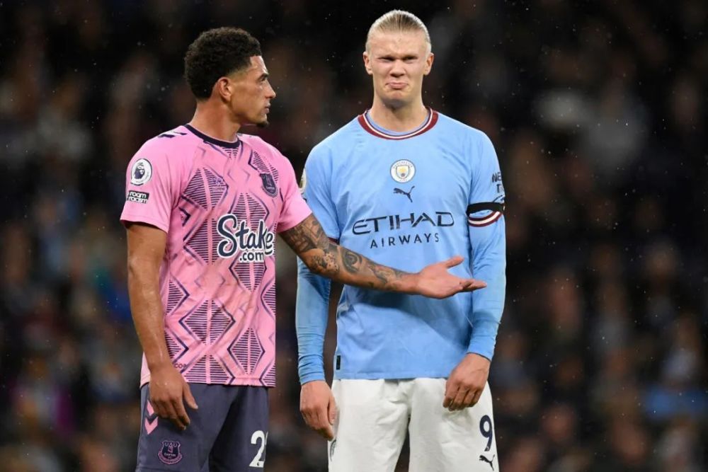 曼城轮换阵容仍强势,斯特林戴帽助球队大胜    曼城轮换阵容仍强势,斯特林戴帽助球队大胜